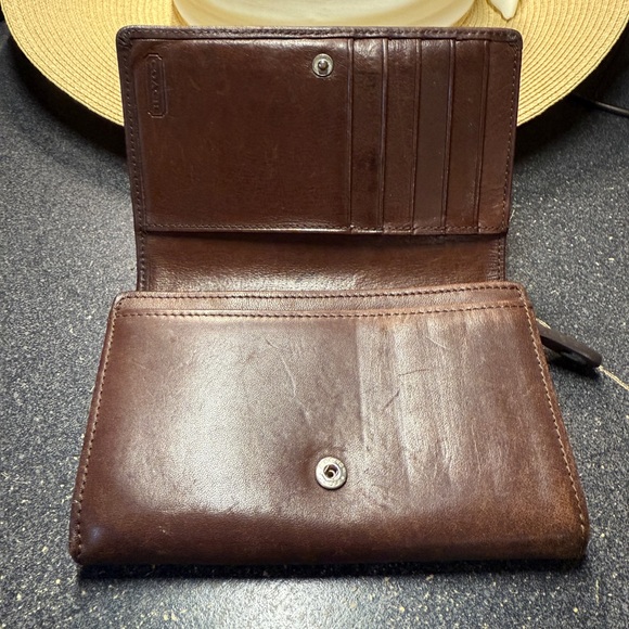 Vintage Coach Brown Leather Wallet 4" X 6" Bifold - Picture 4 of 12